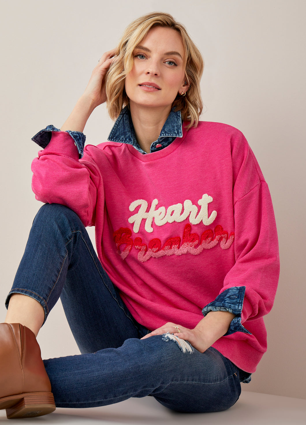 Chenille Graphic Sweatshirt - Heartbreaker